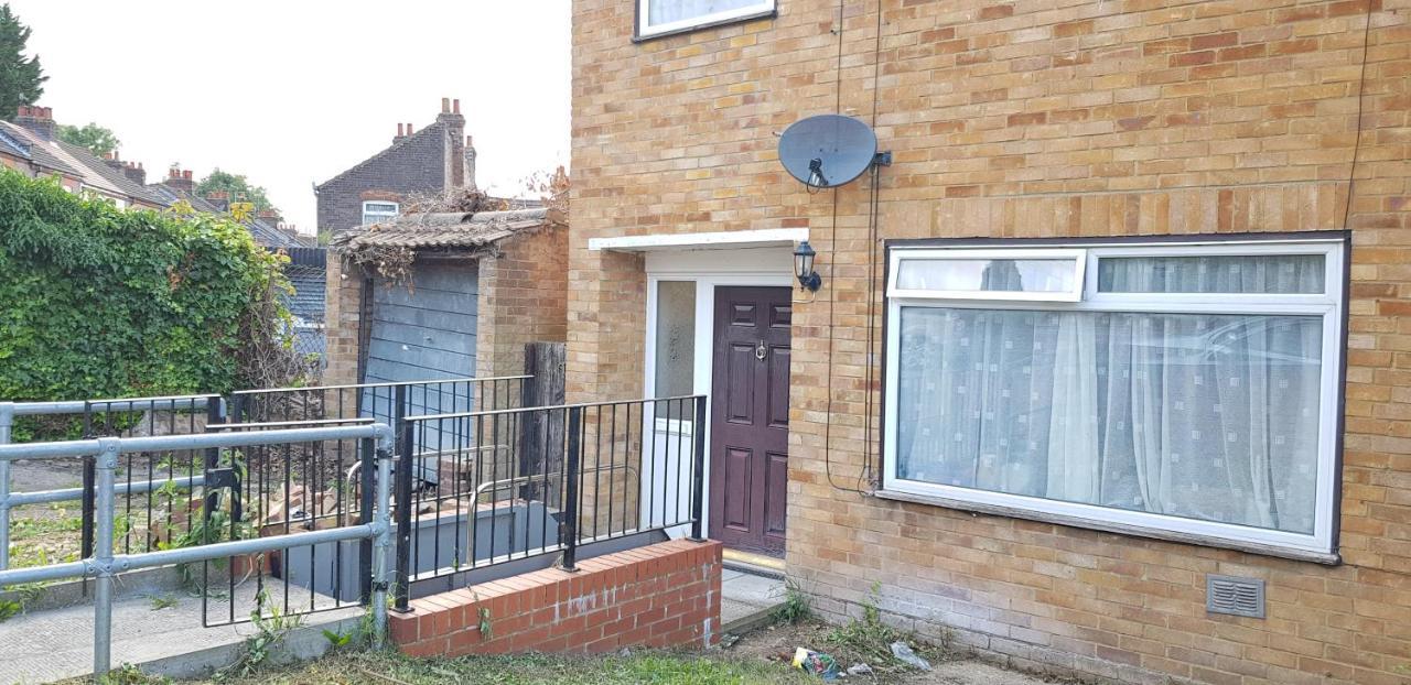 Ferienwohnung 61 Baker Street Luton  Exterior foto